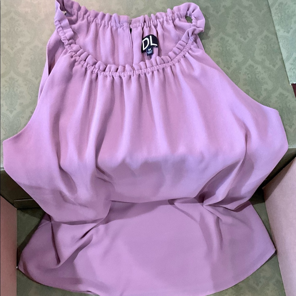 Medium soft pink sleeveless top